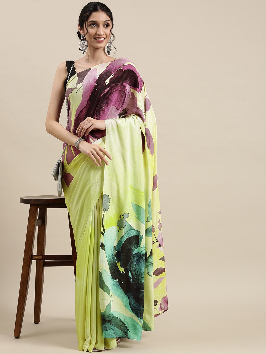 

navyasa Lime Green & Purple Floral Printed Saree