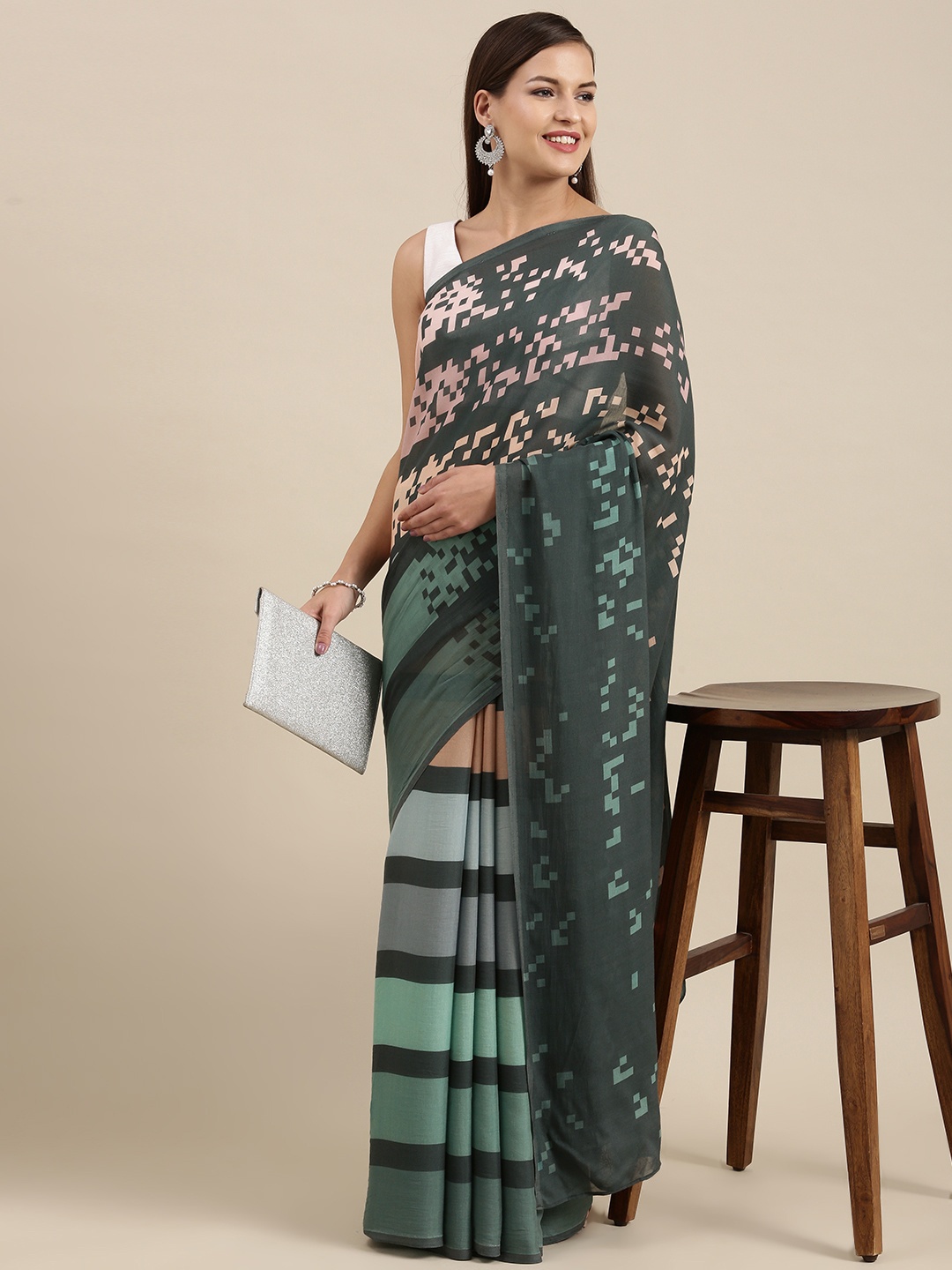 

navyasa Green & Pink Geometric Printed Saree