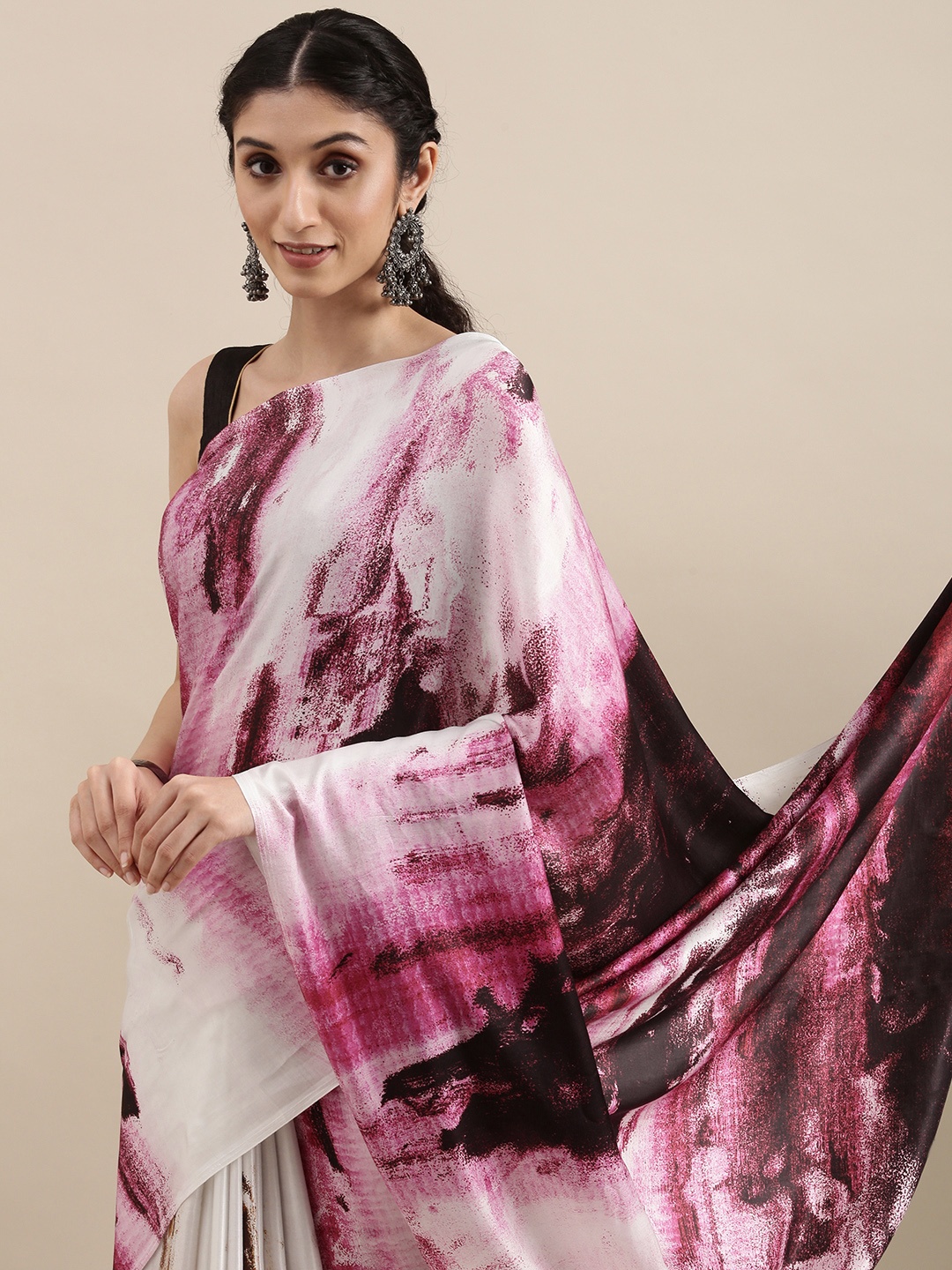 

navyasa White & Purple Abstract Printed Saree