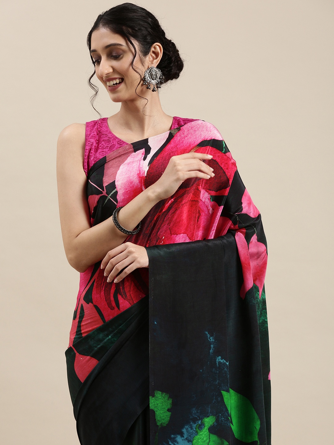 

navyasa Green & Pink Floral Printed Liva Crepe Saree
