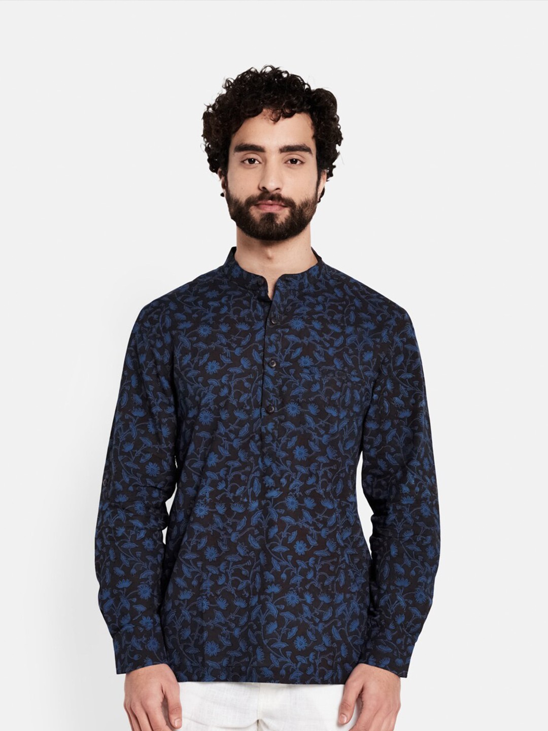 

Fabindia Men Blue Floral Printed Original Slim Fit Casual Shirt