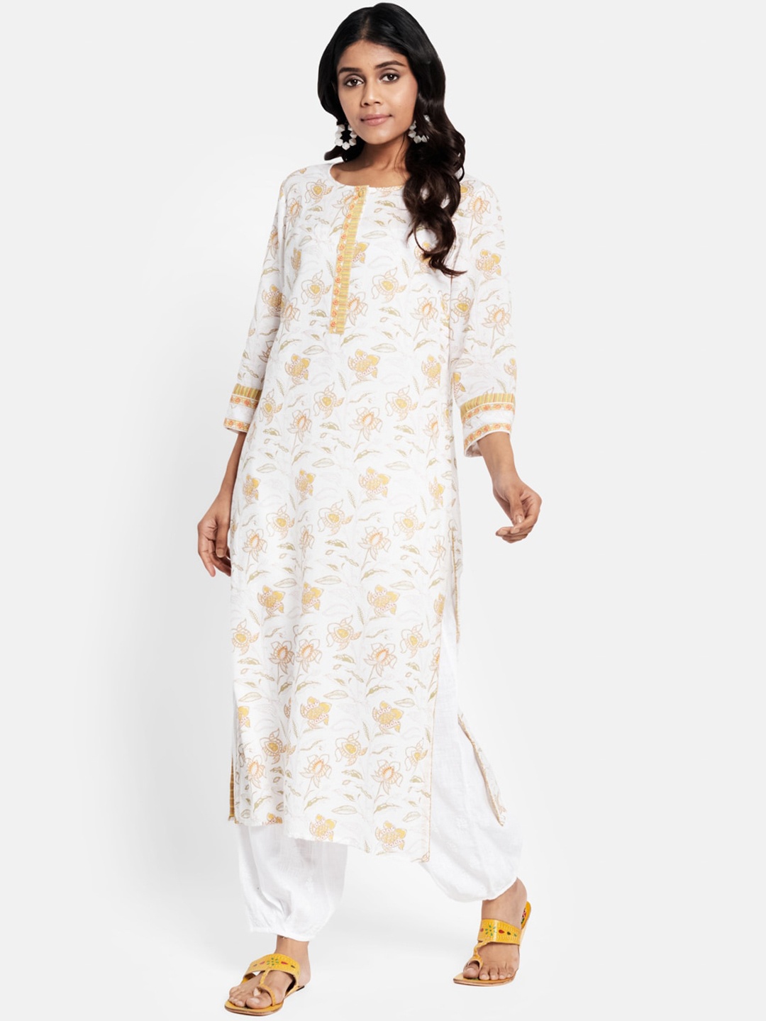 

Fabindia Women White Floral Block Printed Kurta