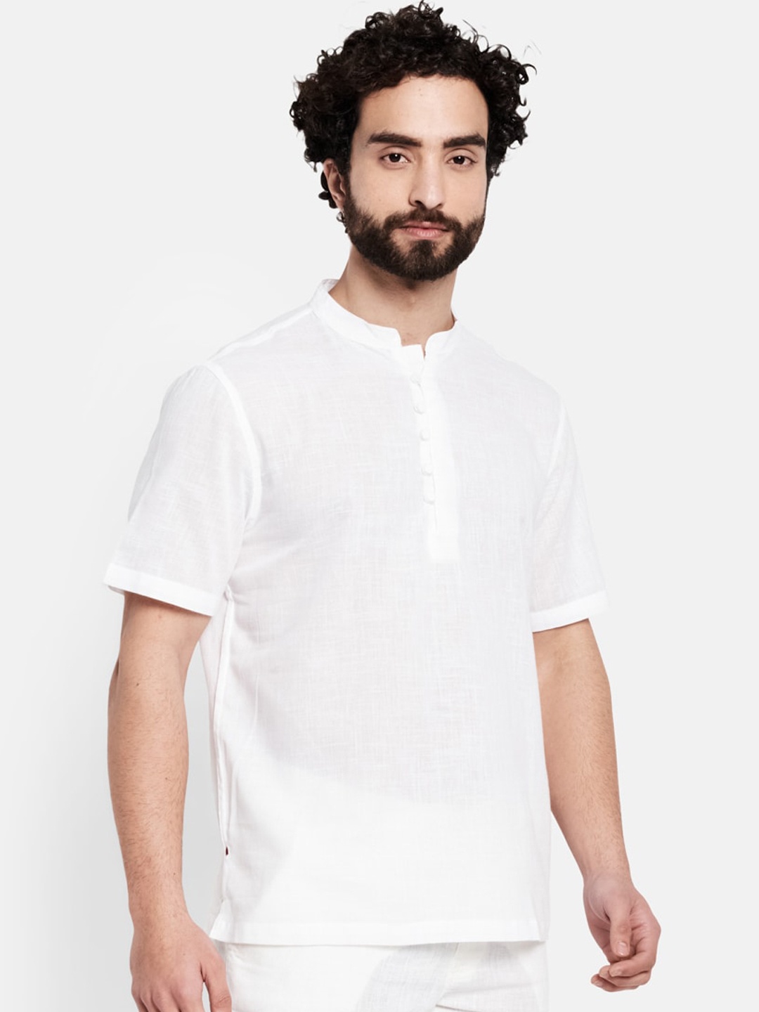 

Fabindia Men White Solid Mandarin Collar Kurta