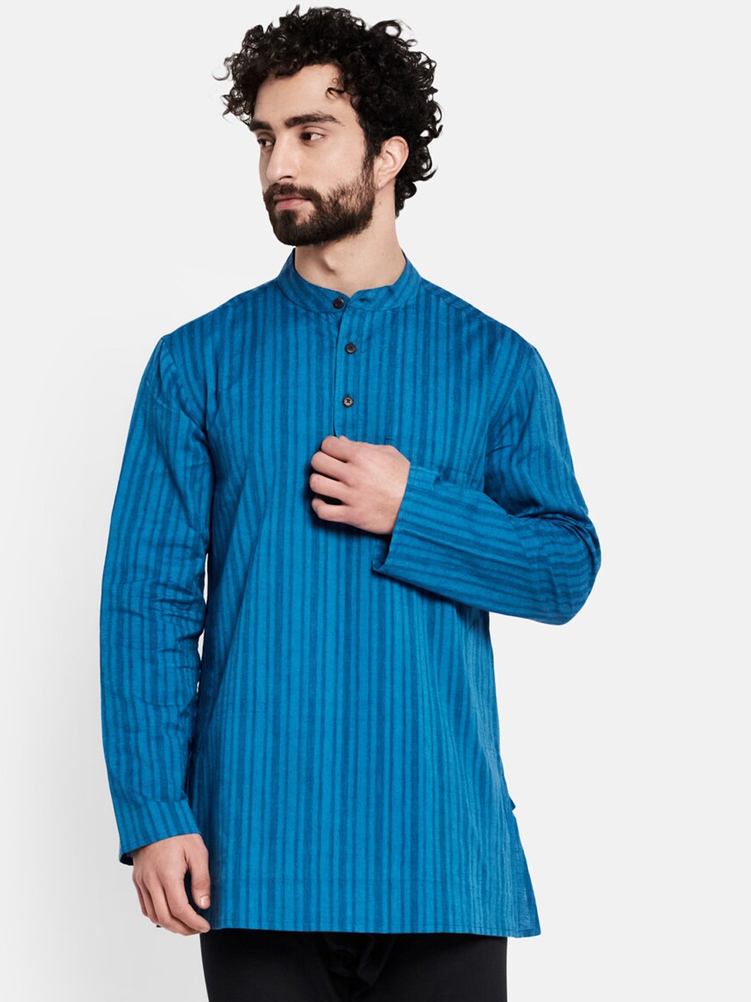 

Fabindia Men Blue Thread Work Kurta