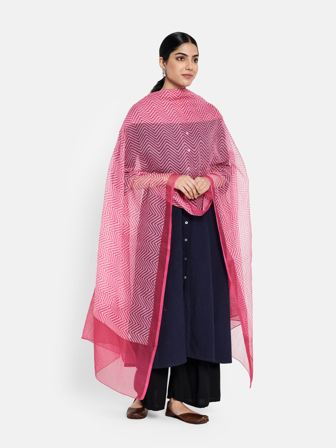 

Fabindia Magenta & White Geometric Block Printed Cotton Silk Dupatta