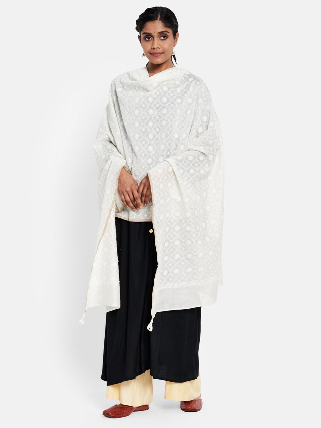 

Fabindia Women Off White Chikankari Embroidered Cotton Silk Dupatta