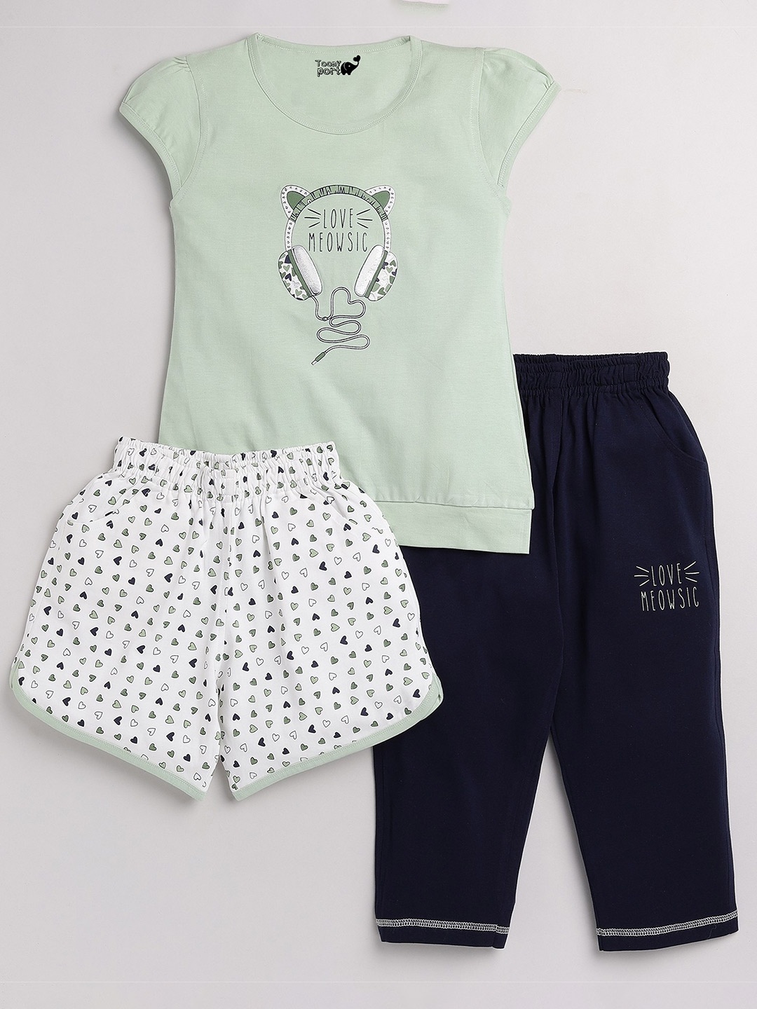 

Toonyport Girls Green & Navy Blue Printed Top With Capri & Shorts Co-Ord Set