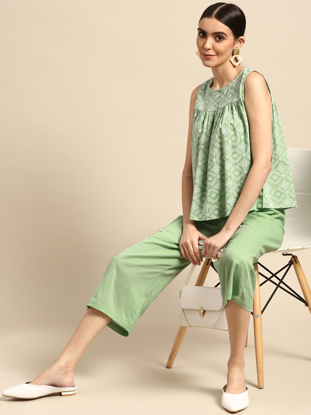 

Anouk Women Sea Green Pure Cotton Bandhani Print Top with Palazzos