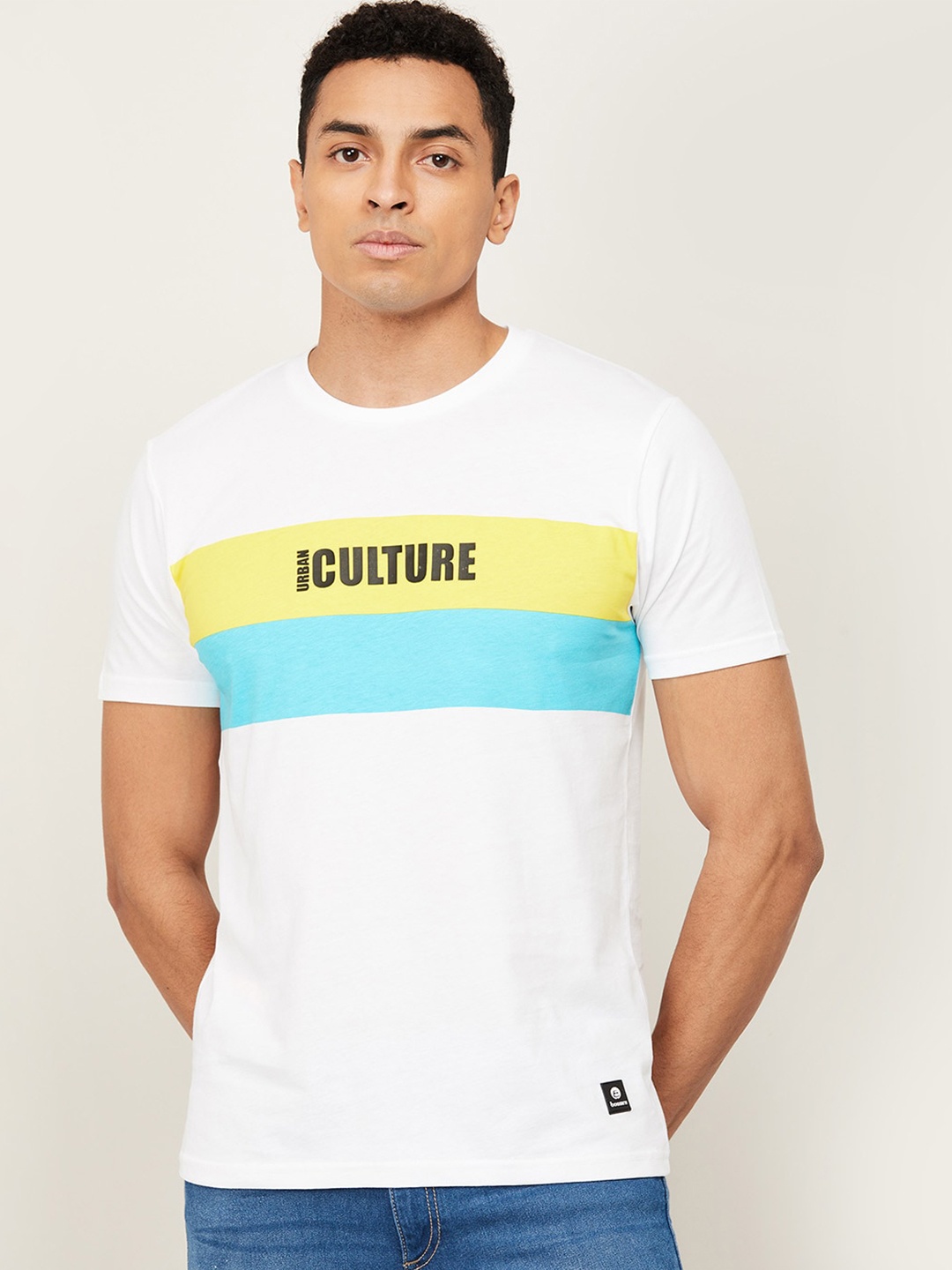 

Bossini Men White Typography Striped Applique T-shirt