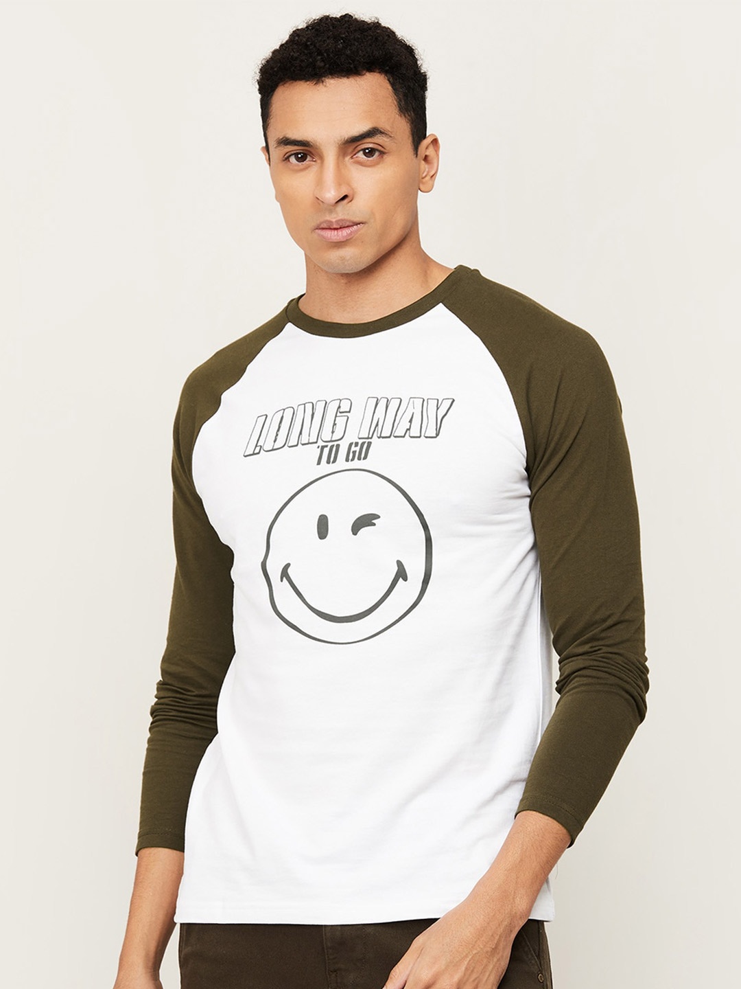 

SmileyWorld Men White Typography Colourblocked Raw Edge T-shirt