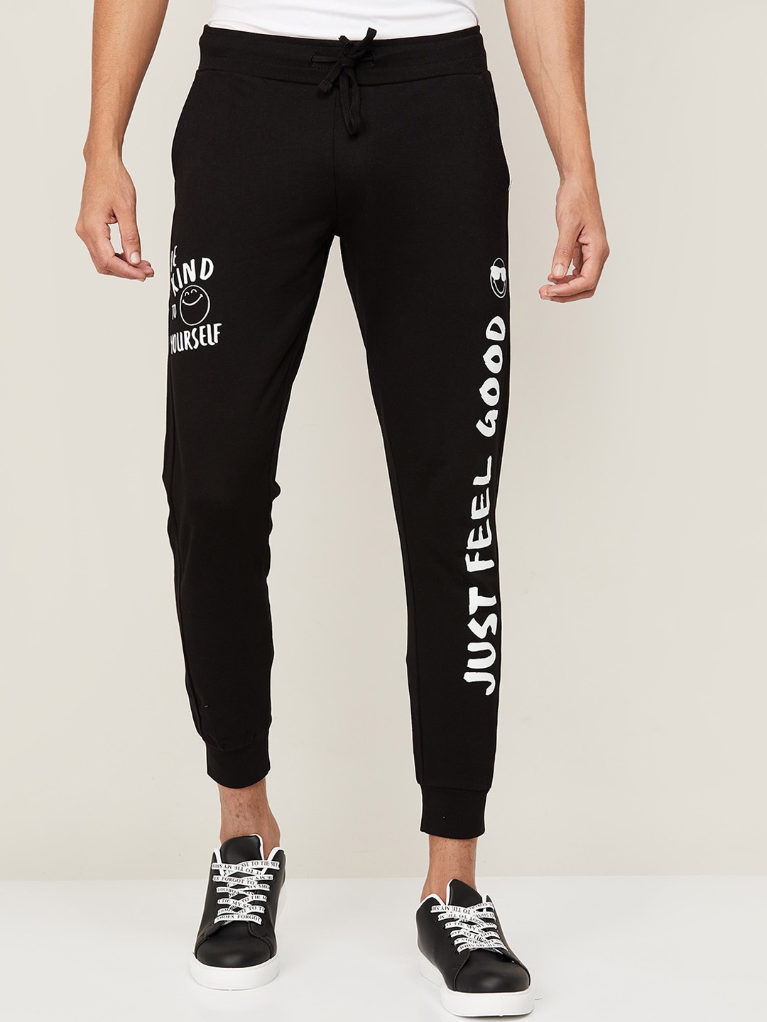 

SmileyWorld Men Black & White Printed Cotton Slim-Fit Joggers