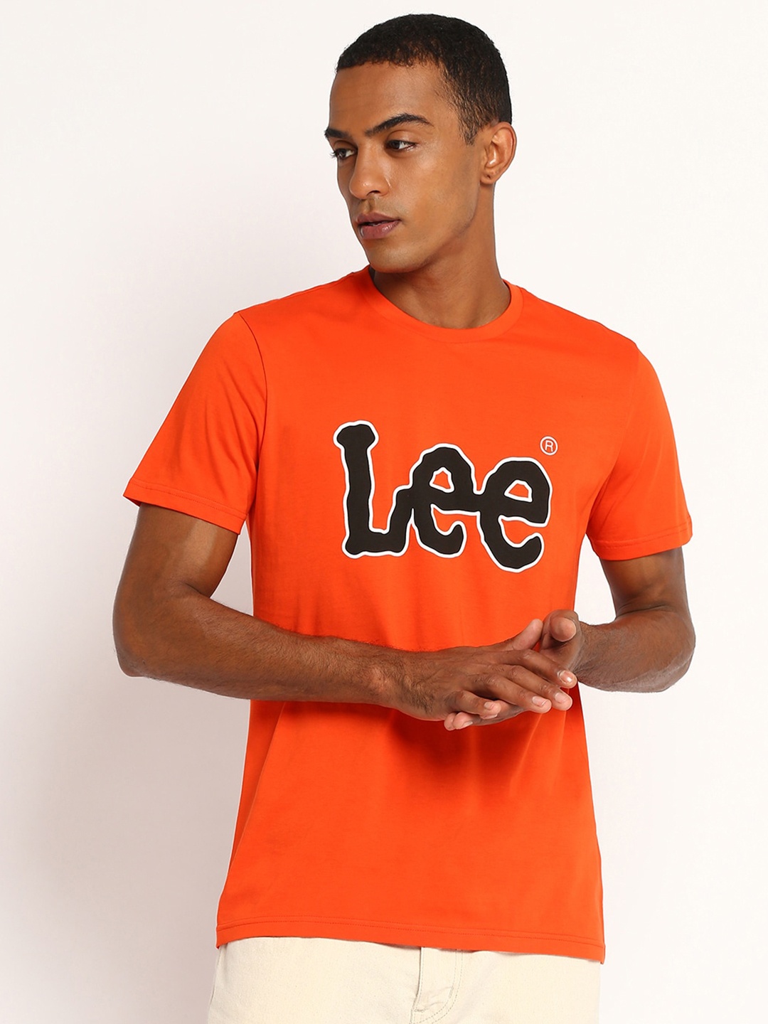

Lee Men Orange Brand Logo Printed Slim Fit T-shirt