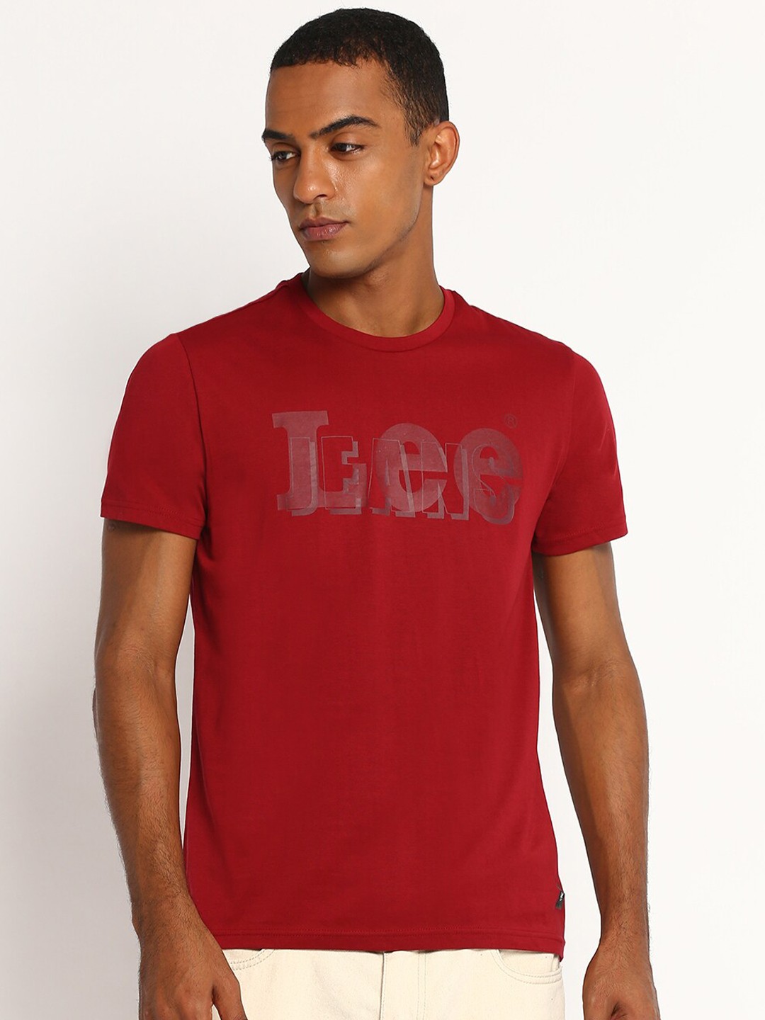 

Lee Men Maroon Typography Printed Slim Fit T-shirt