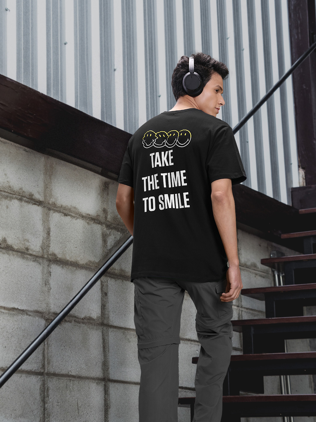 

Lee Men Black Comfort Fit T-shirt