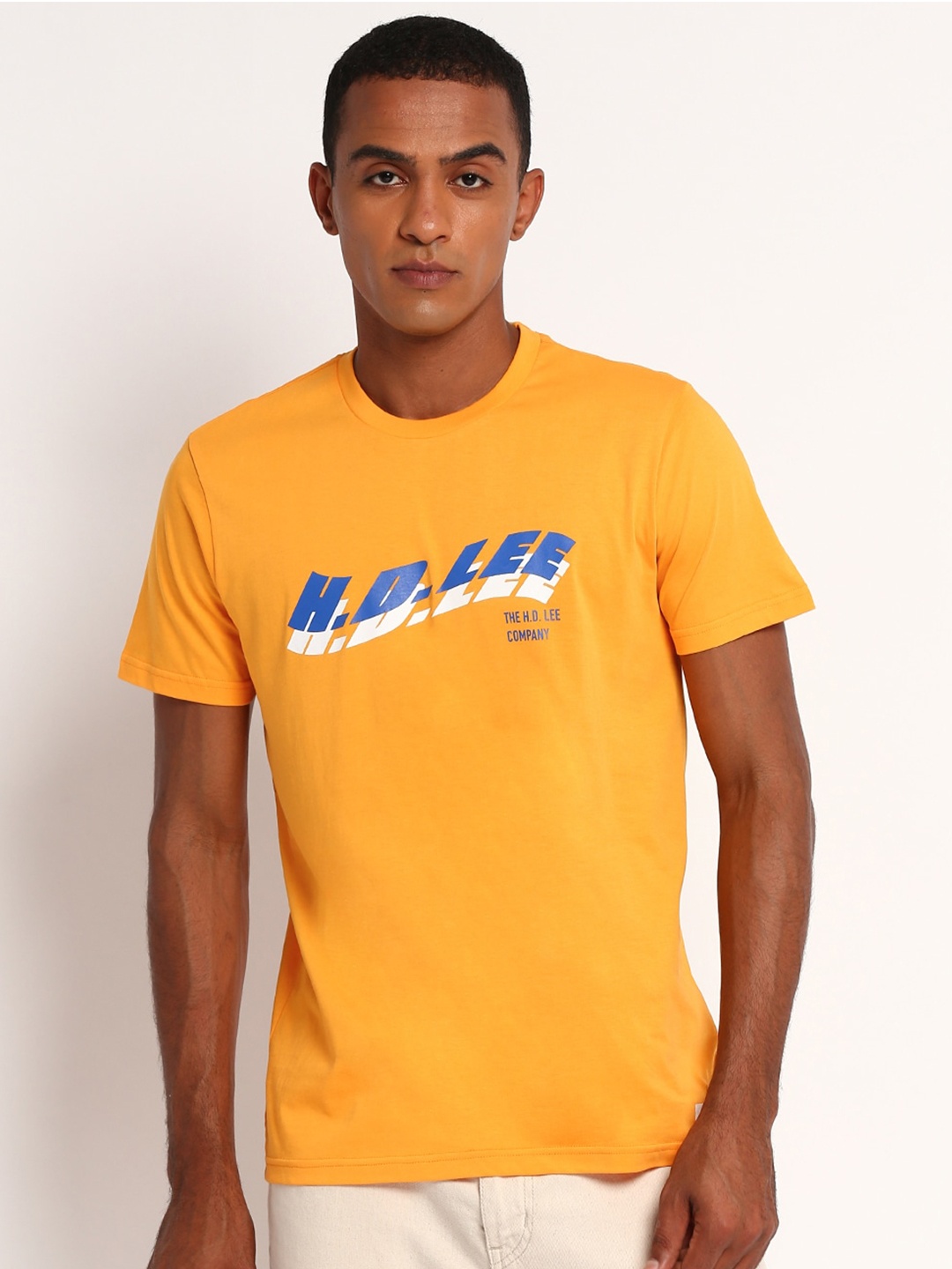 

Lee Men Yellow Typography Printed Slim Fit T-shirt