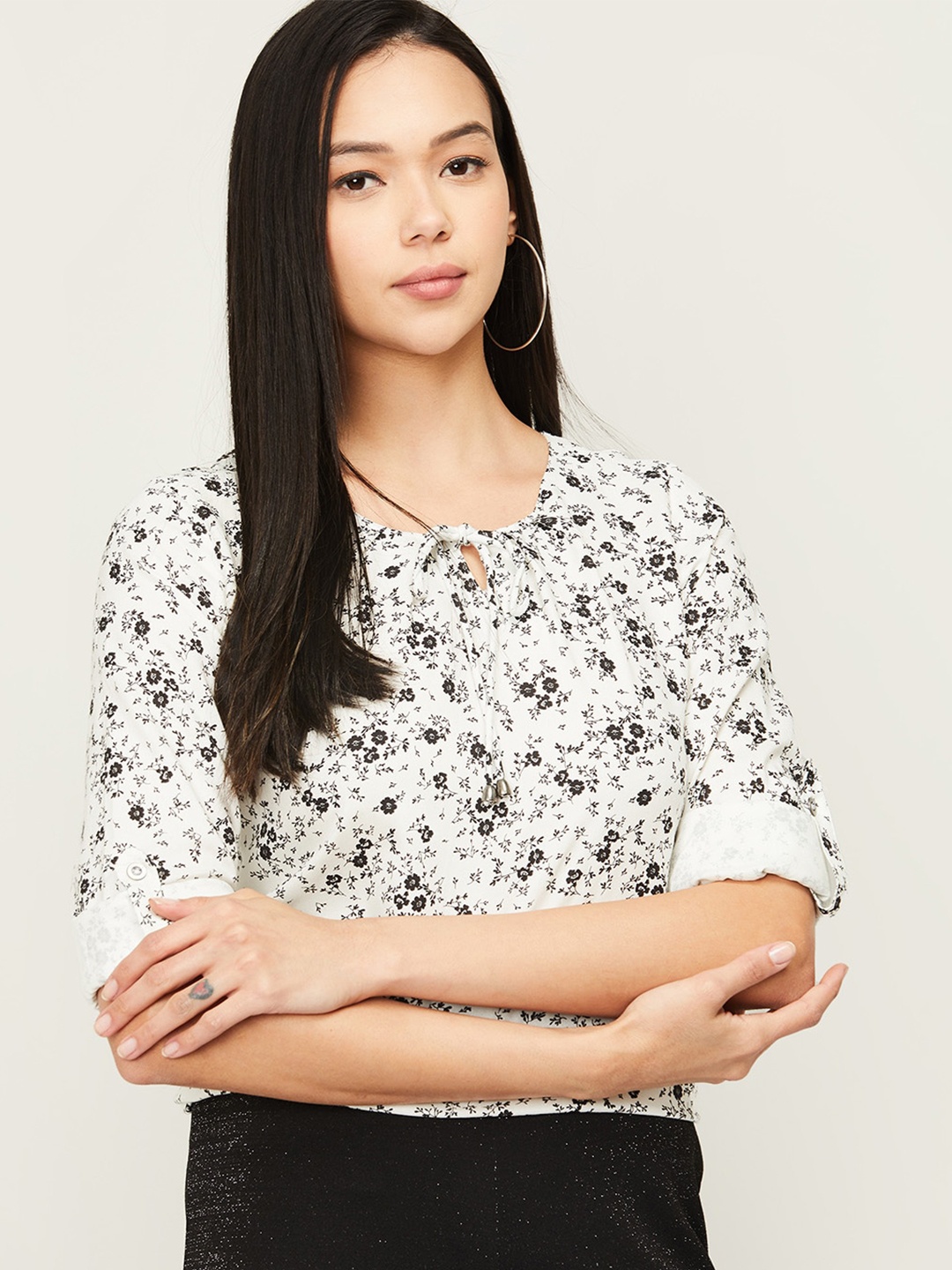 

Fame Forever by Lifestyle Woman White Floral Print Tie-Up Neck Top