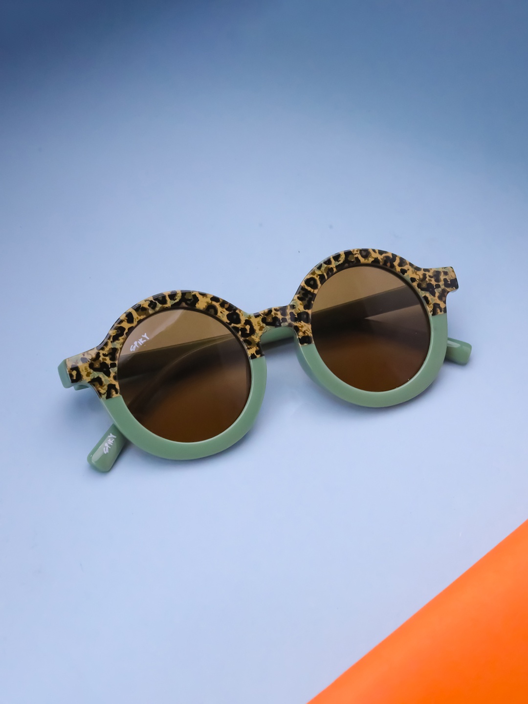 

Spiky Unisex Kids Green Round Sunglasses Round_Grn_Brn