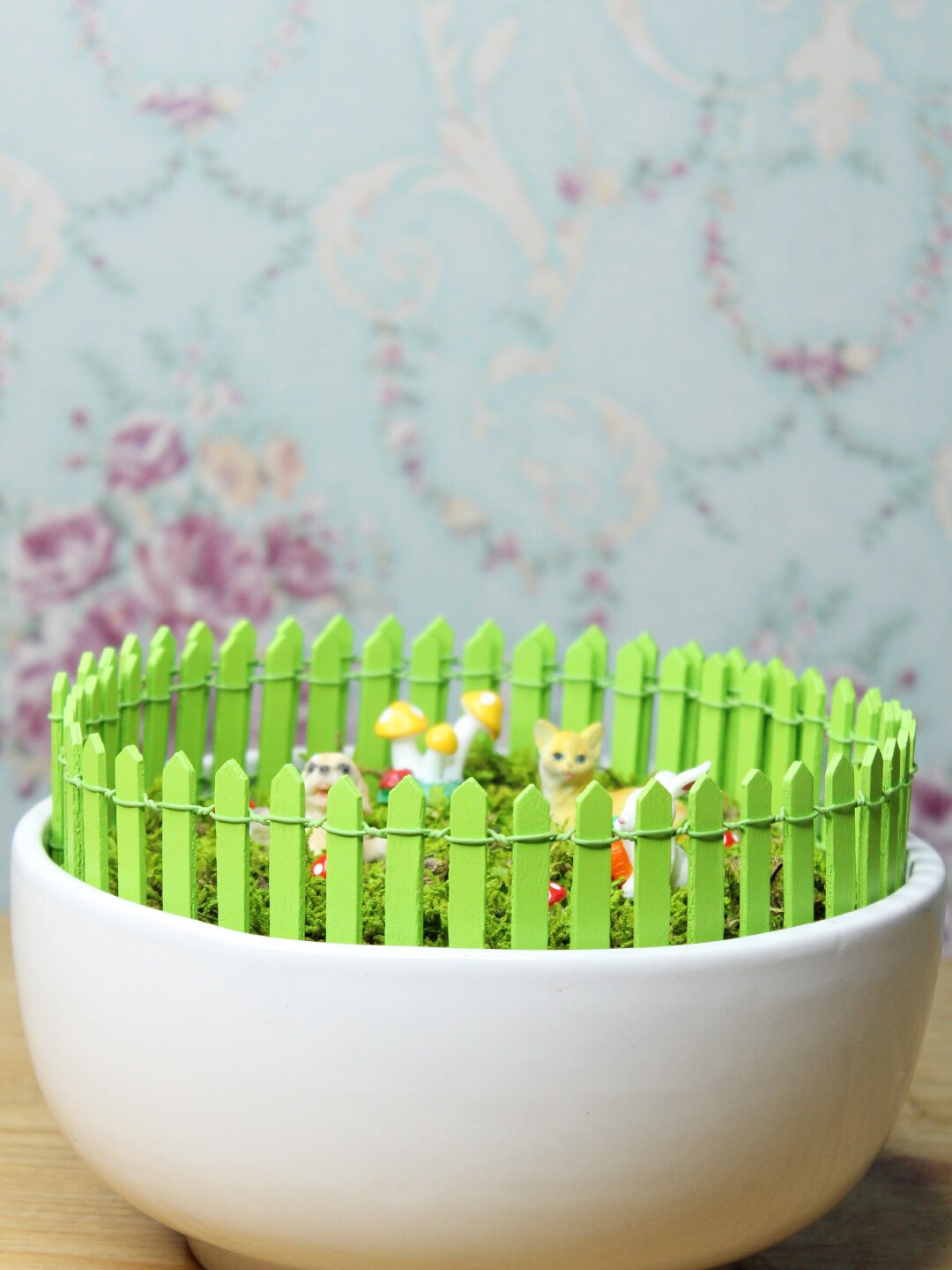 

Wonderland Green Set of 2 Long Fence Miniature Garden Accessories