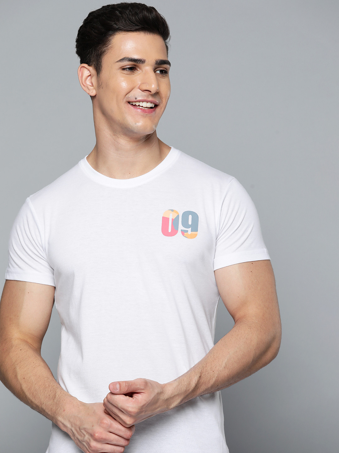 

HERE&NOW Men White Print Detail T-shirt