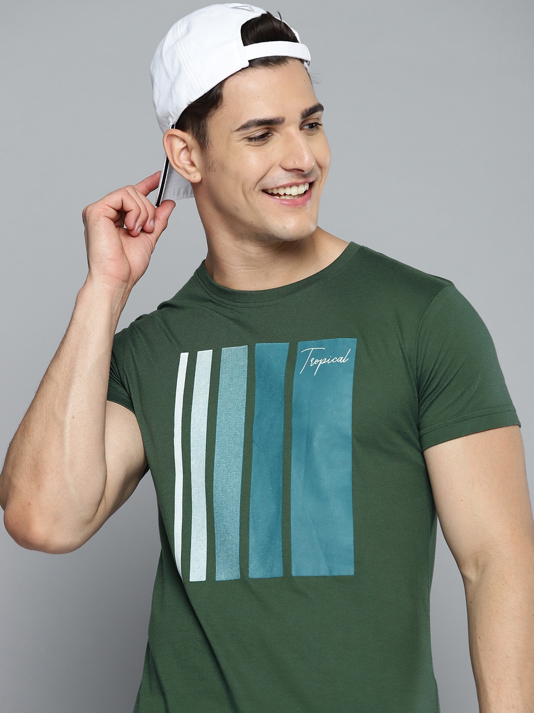 

HERE&NOW Men Green Striped T-shirt