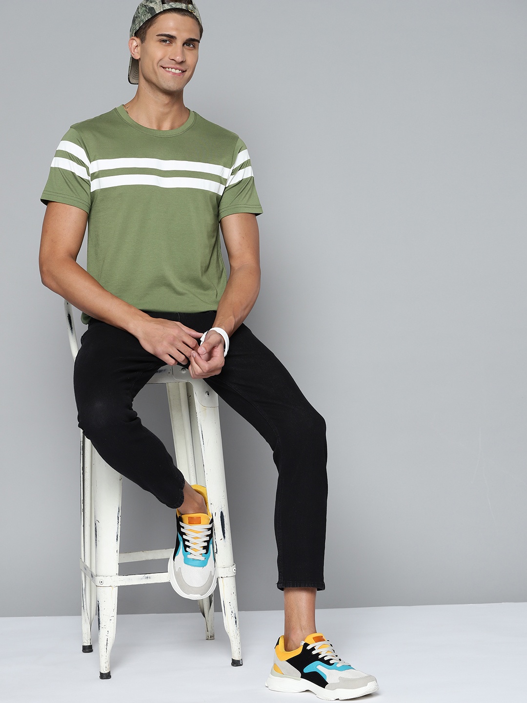 

HERE&NOW Men Olive Green & White Striped T-shirt