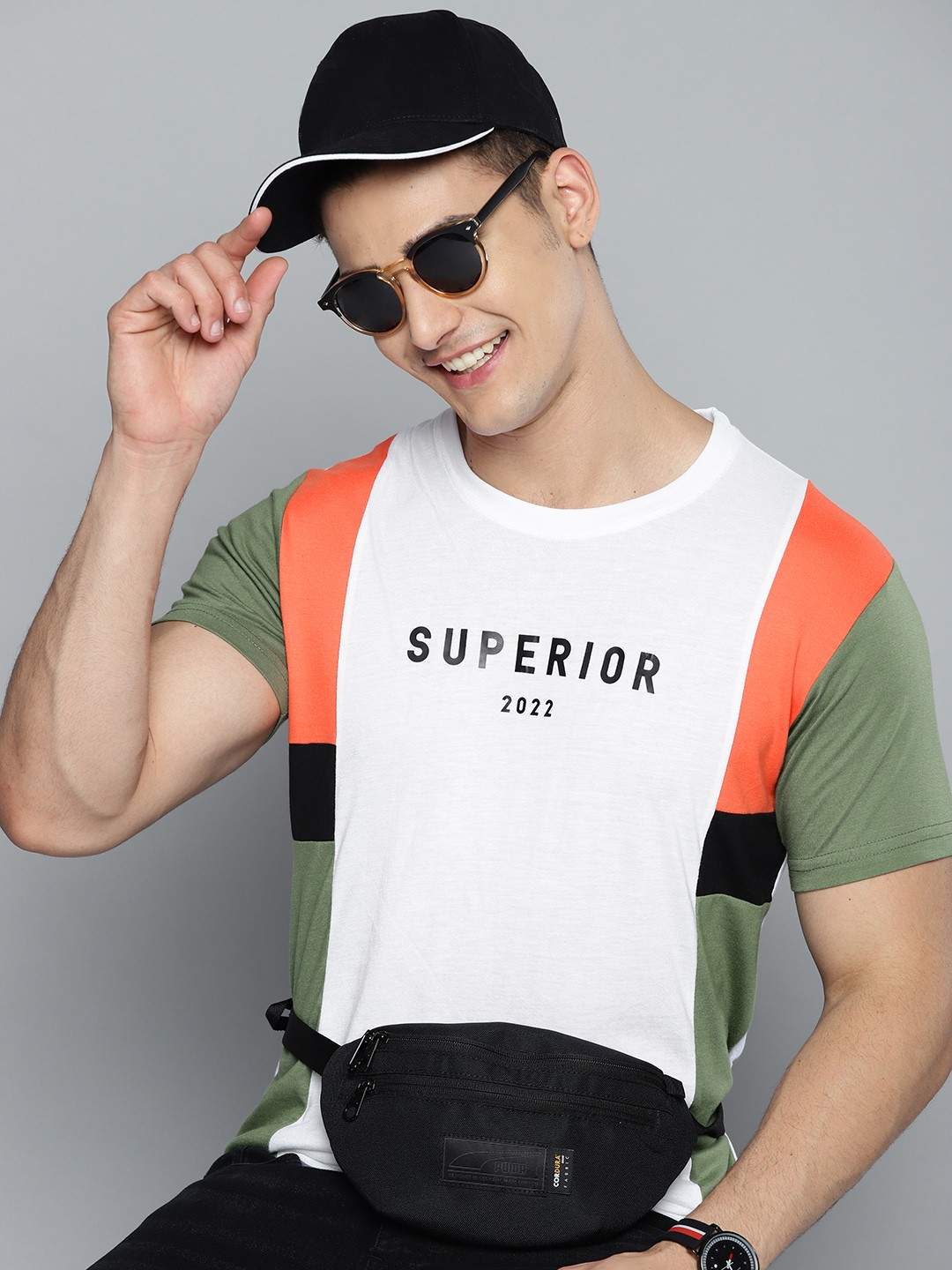 

HERE&NOW Men White & Olive Green Colourblocked T-shirt