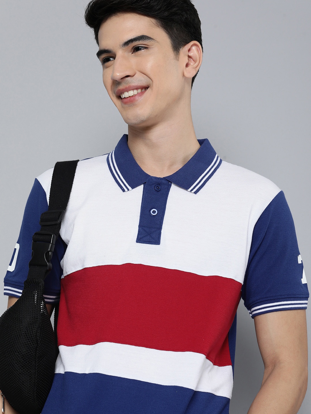 

HERE&NOW Men White & Blue Colourblocked Polo Collar T-shirt