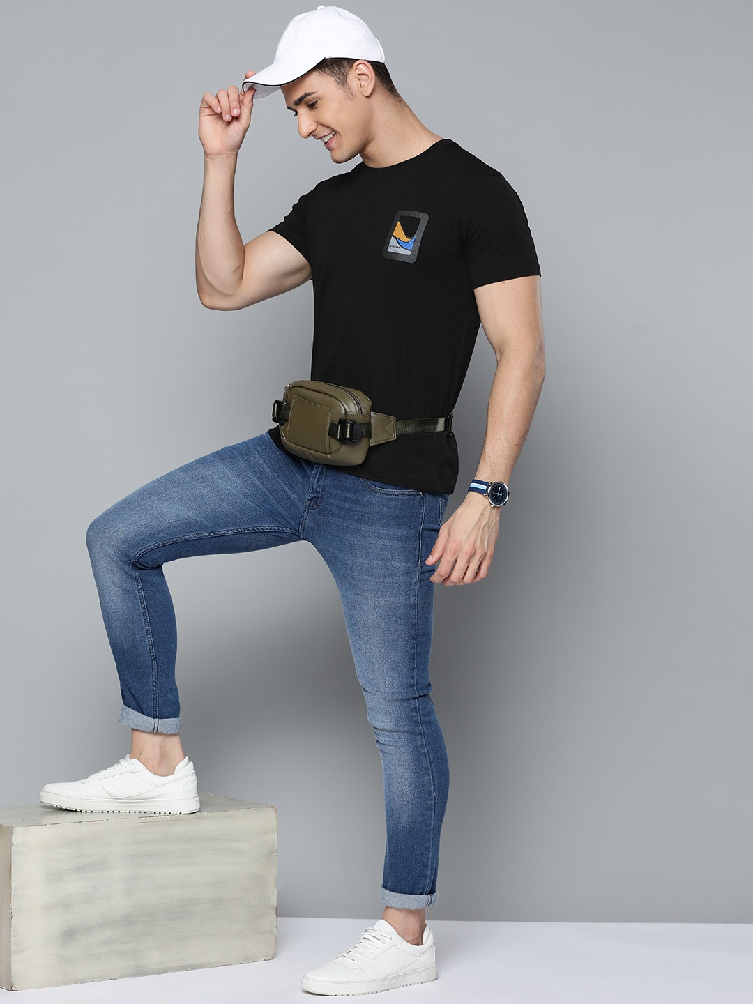 

HERE&NOW Men Black Print Detail T-shirt