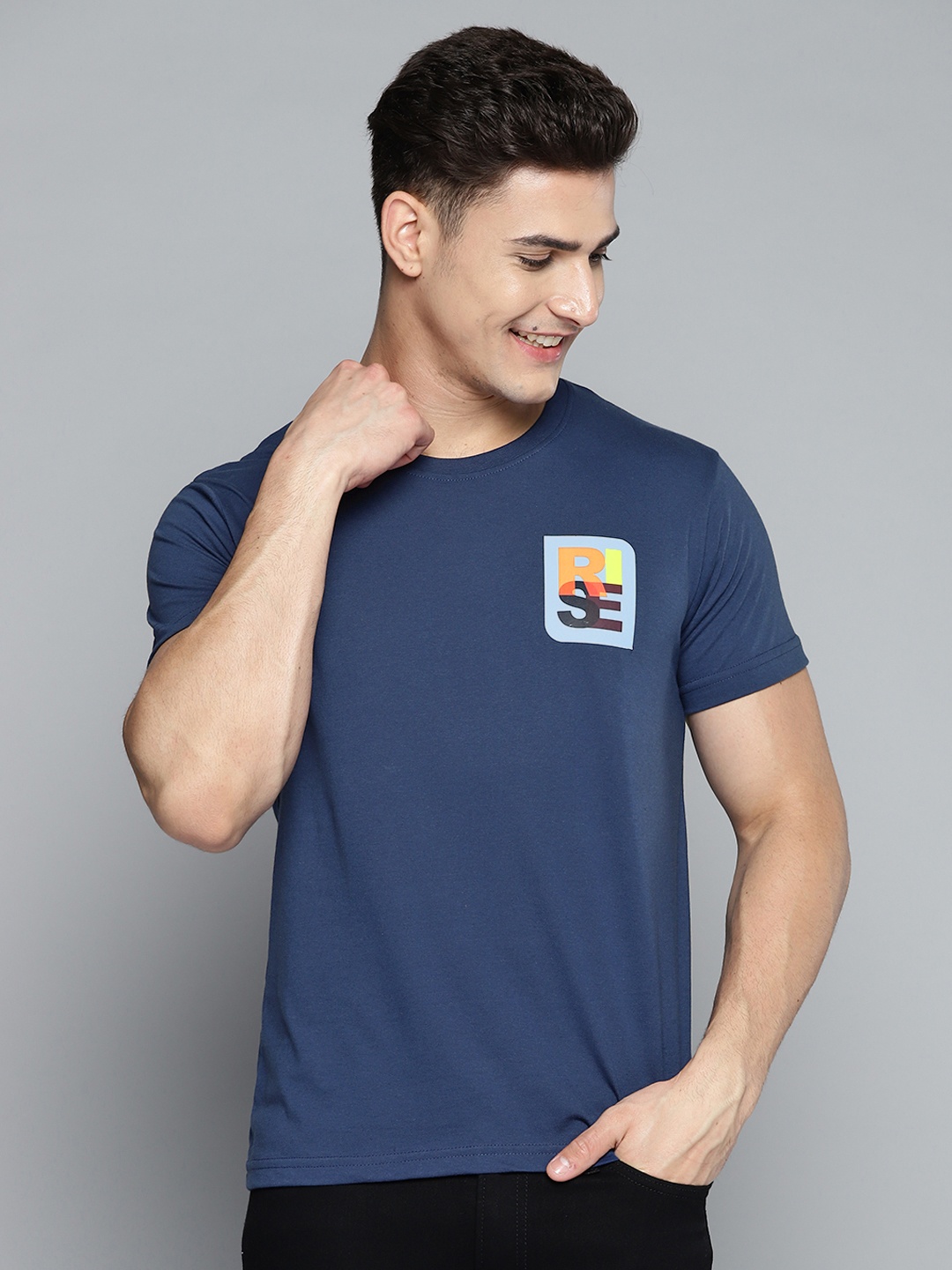 

HERE&NOW Men Navy Blue Round Neck T-shirt