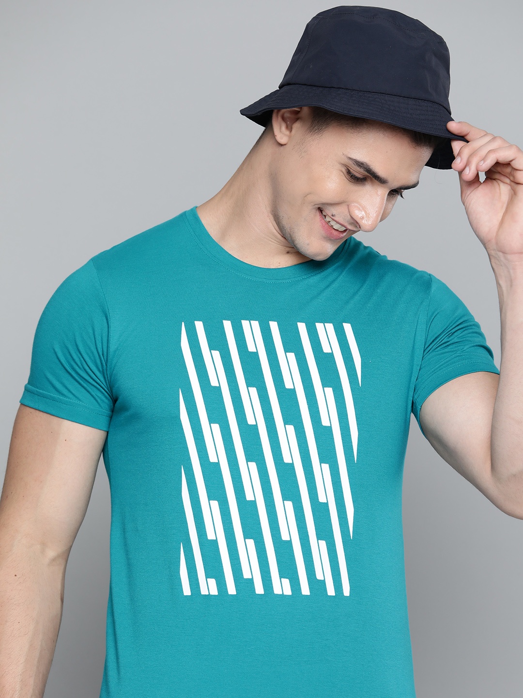 

HERE&NOW Men Teal Green Geometric Printed T-shirt