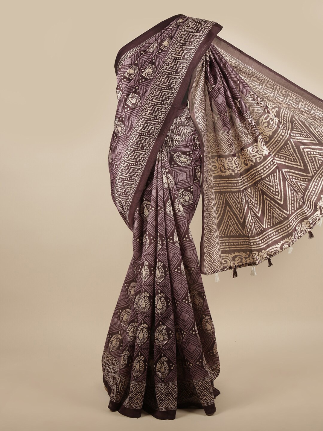 

Pothys Violet & White Floral Printed Saree