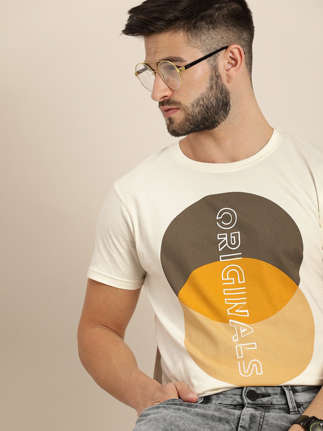 

Moda Rapido Men White & Bronze-Toned Colourblocked & Typography Printed T-shirt