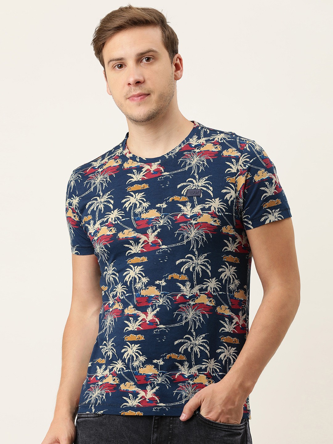 

Flying Machine Men Blue & White Tropical Printed Pure Cotton Slim Fit T-shirt