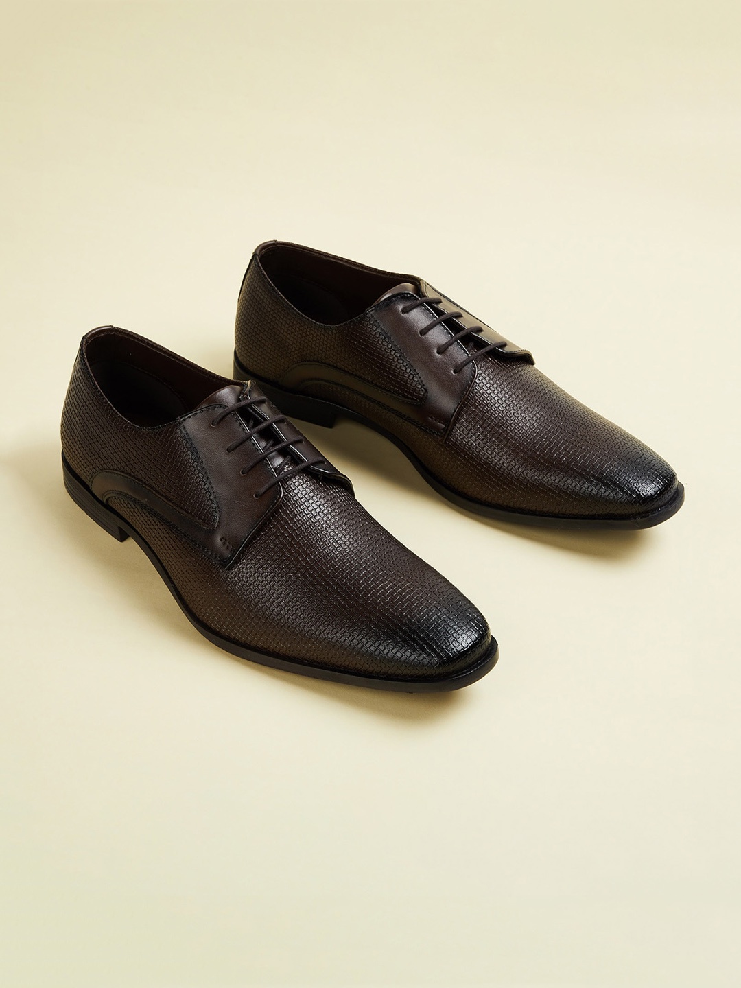 

CODE by Lifestyle Men Brown Textured Formal Derbys
