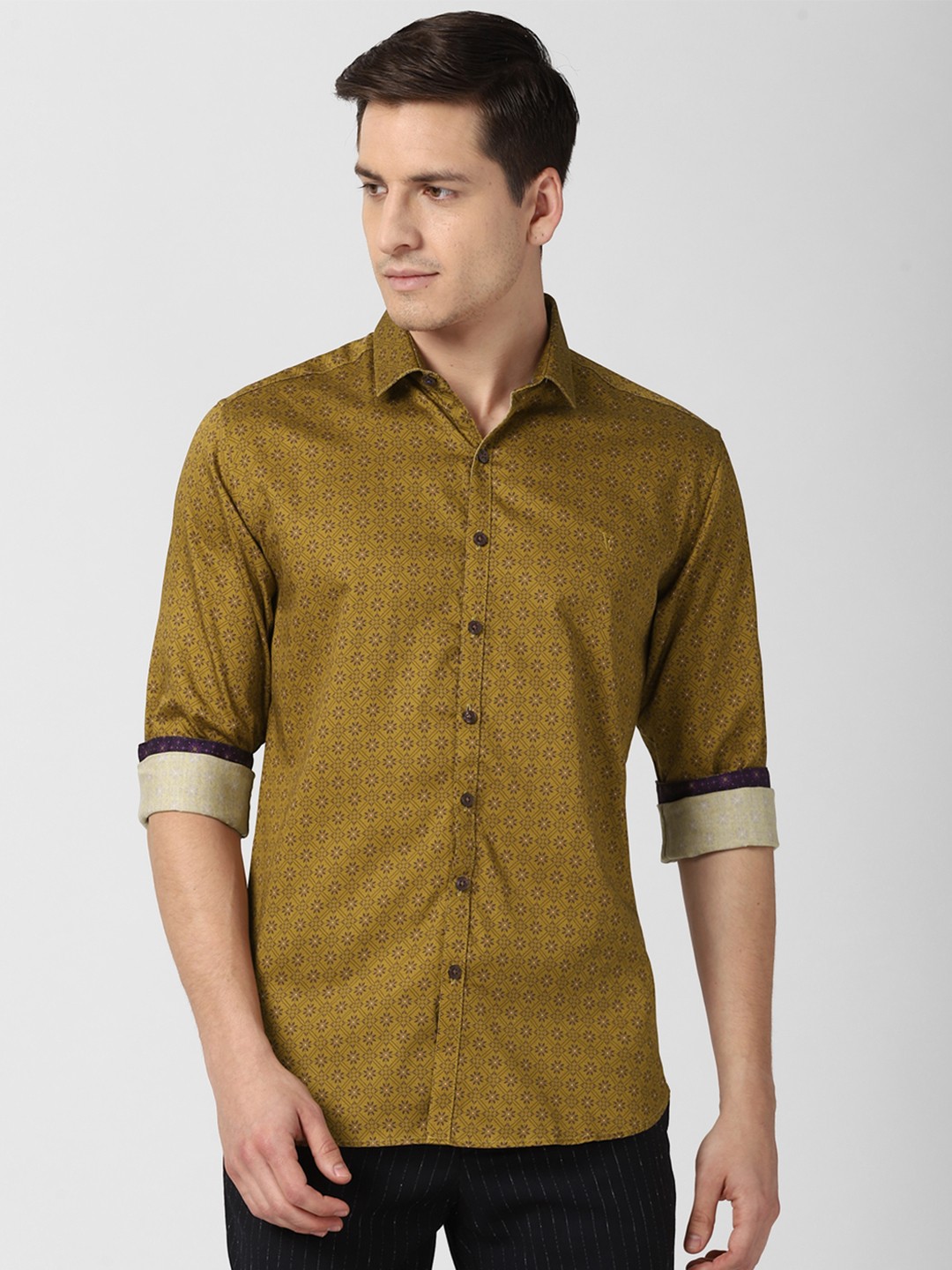 

V Dot Men Yellow Slim Fit Printed Casual Shirt