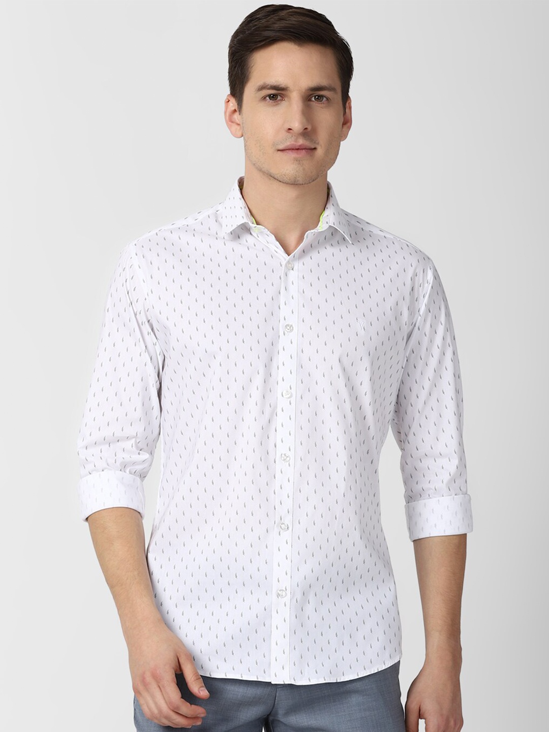 

V Dot Men White Micro Ditsy Printed Cotton Slim Fit Casual Shirt