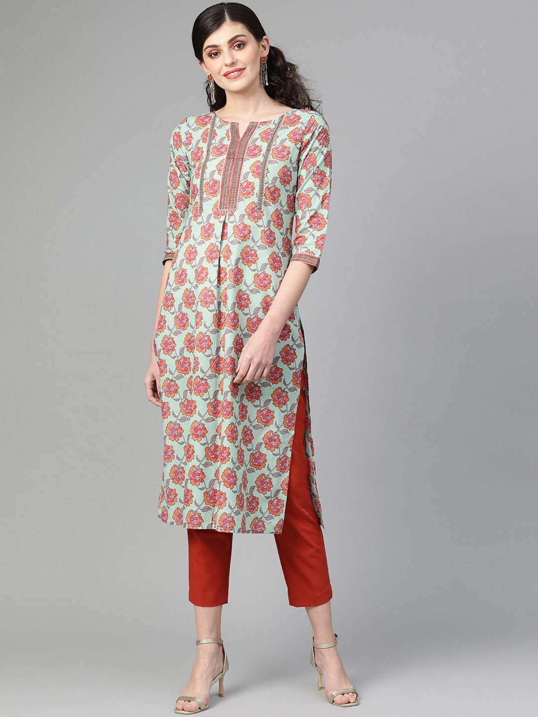 

Varanga Women Green Floral Printed Cotton Kurta