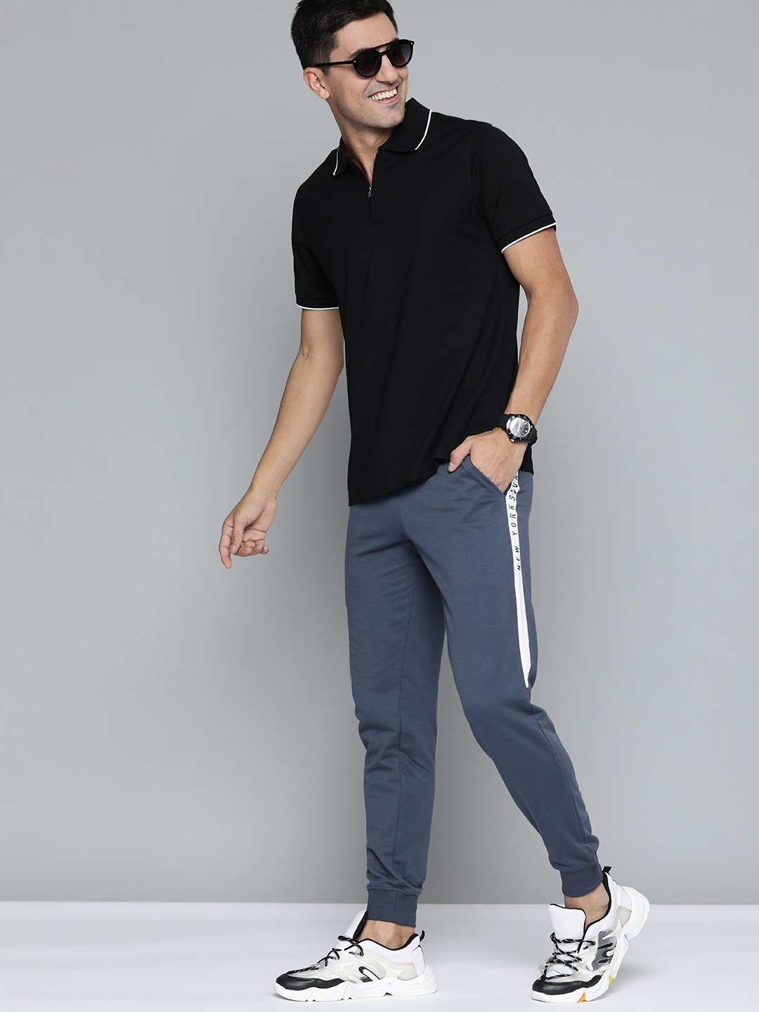 

HERE&NOW Men Navy Blue Solid Joggers with Contrast Side Panelling