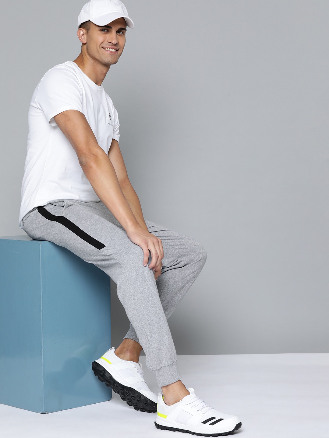 

HERE&NOW Men Grey Melange Solid Joggers
