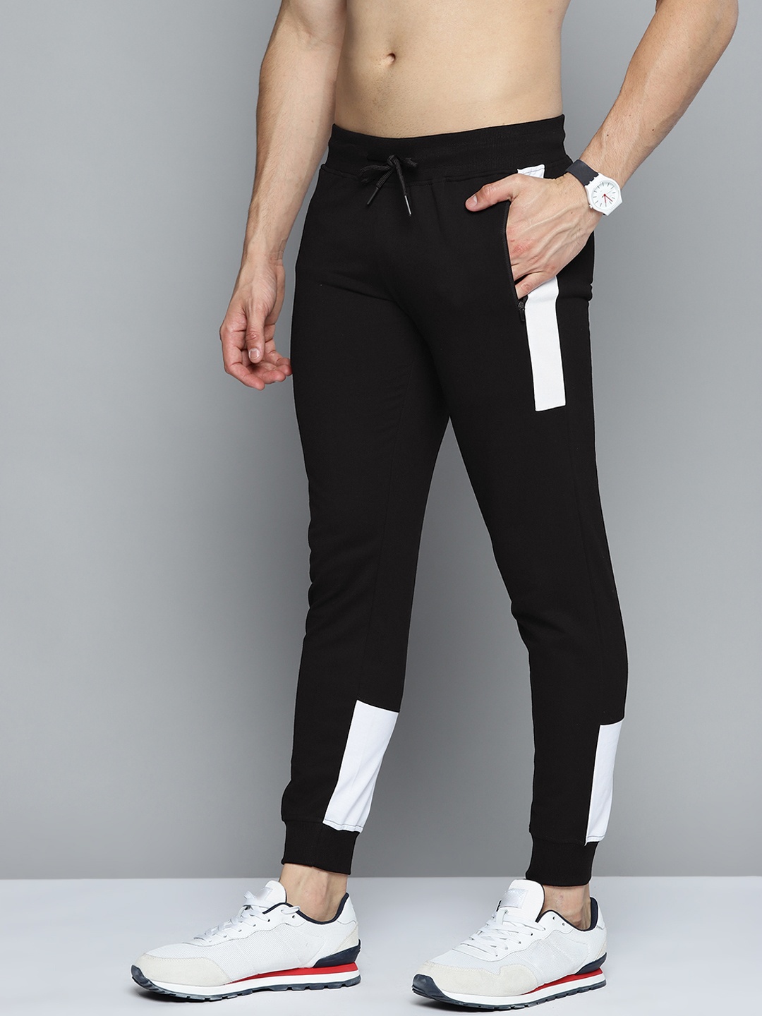 

HERE&NOW Men Black Solid Joggers