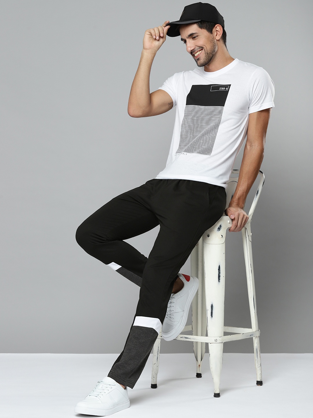 

HERE&NOW Men Black Solid Detail Joggers