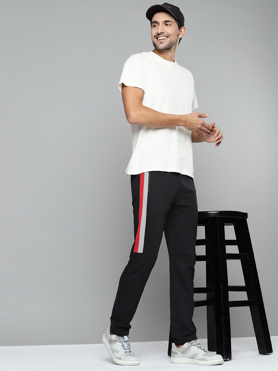 

HERE&NOW Men Black Solid Regular Fit Track Pants