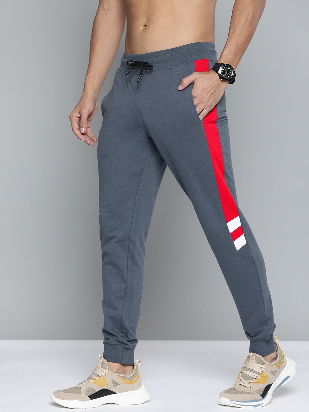 

HERE&NOW Men Navy Blue & Red Solid Joggers with Contrast Side Panelling