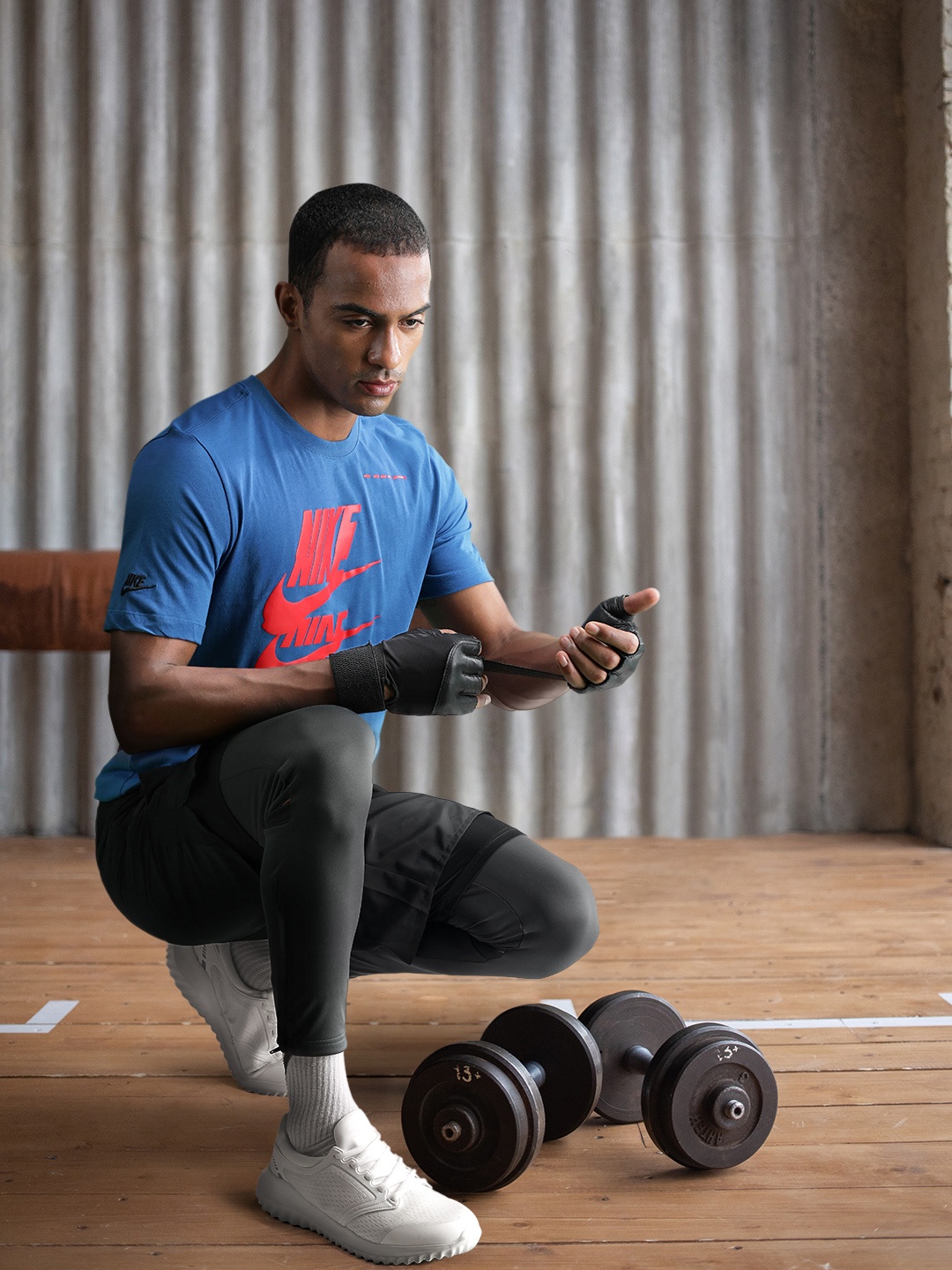 

Nike Men Blue & Red Brand Logo Printed Asm Essential Pure Cotton Sports T-shirt