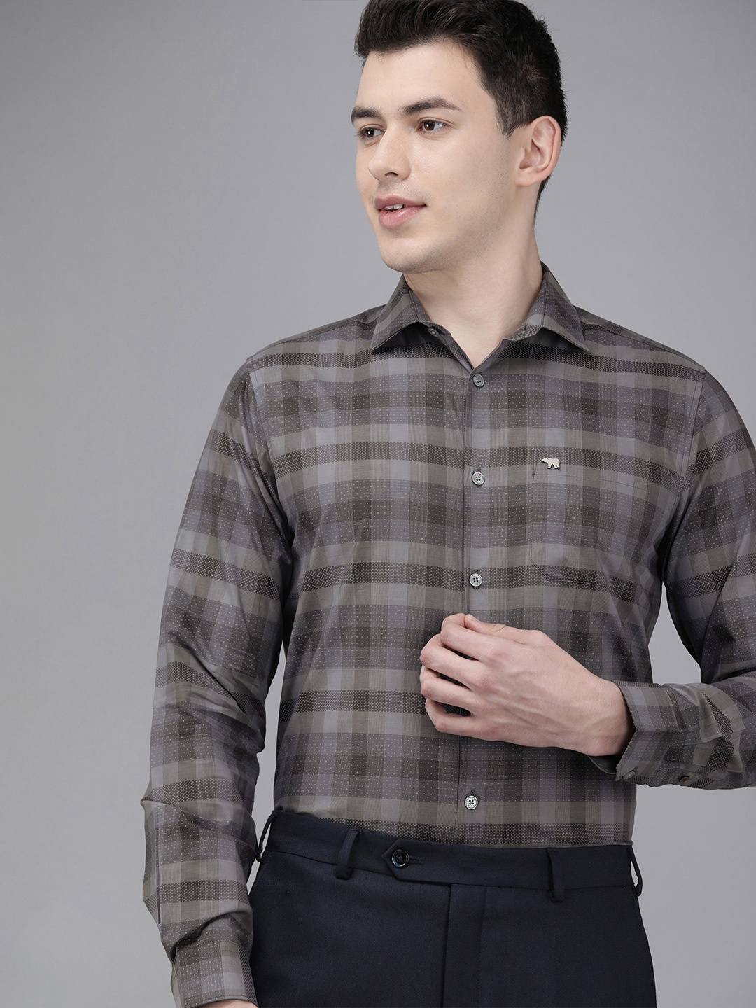 

THE BEAR HOUSE Men Grey Slim Fit Gingham Checks Checked Formal Shirt
