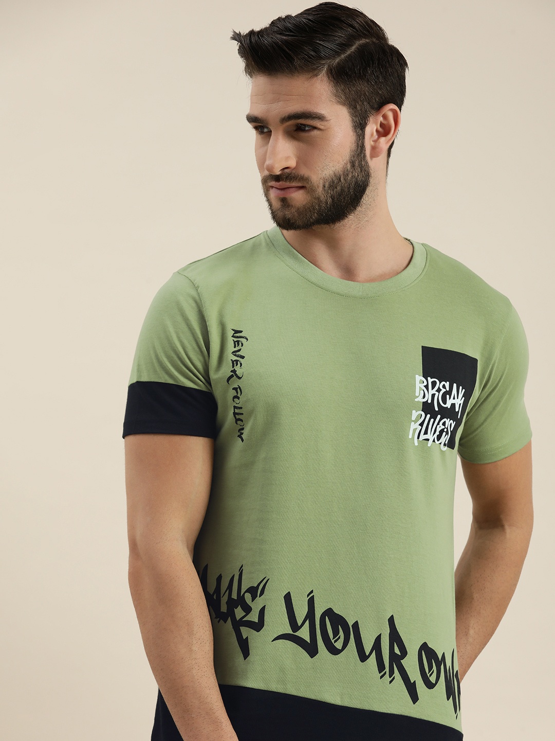 

Moda Rapido Men Green Typography Printed Pure Cotton T-shirt