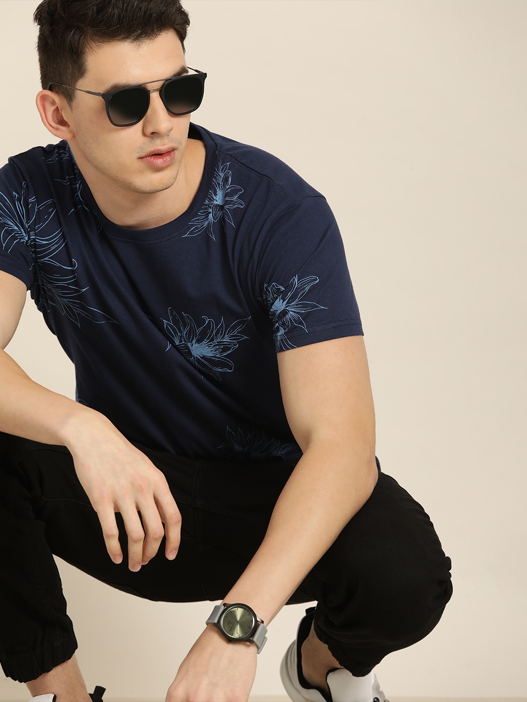 

Moda Rapido Men Navy Blue Floral Printed Pure Cotton Casual T-shirt