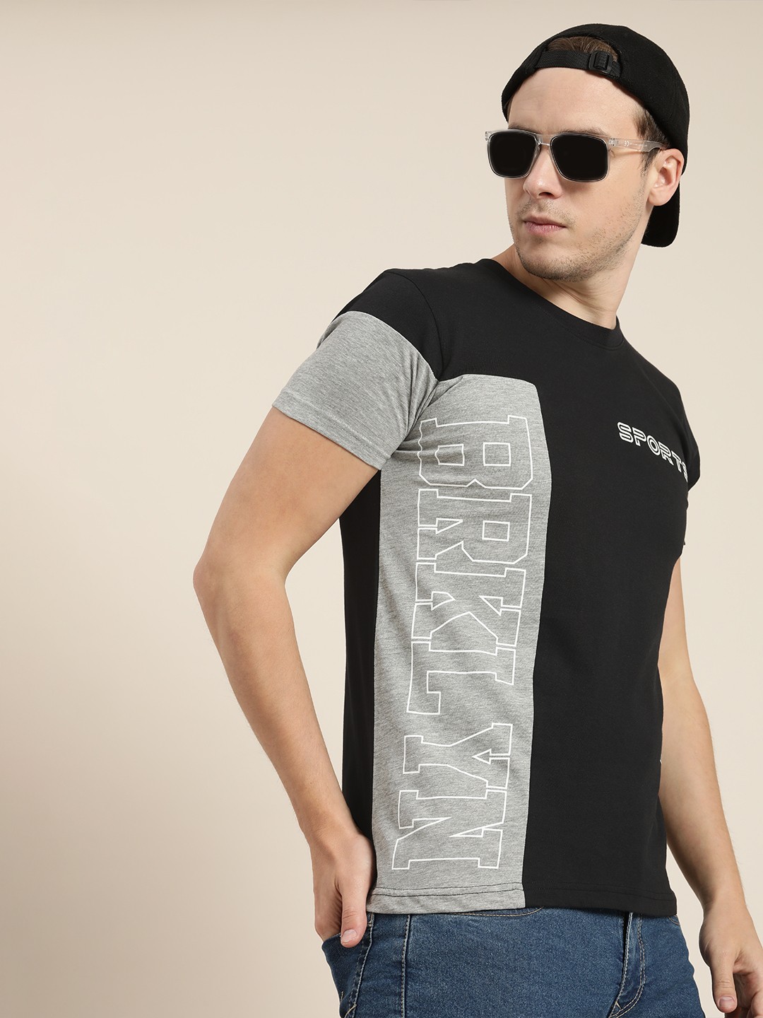 

Moda Rapido Men Black & Grey Typography Colourblocked T-shirt
