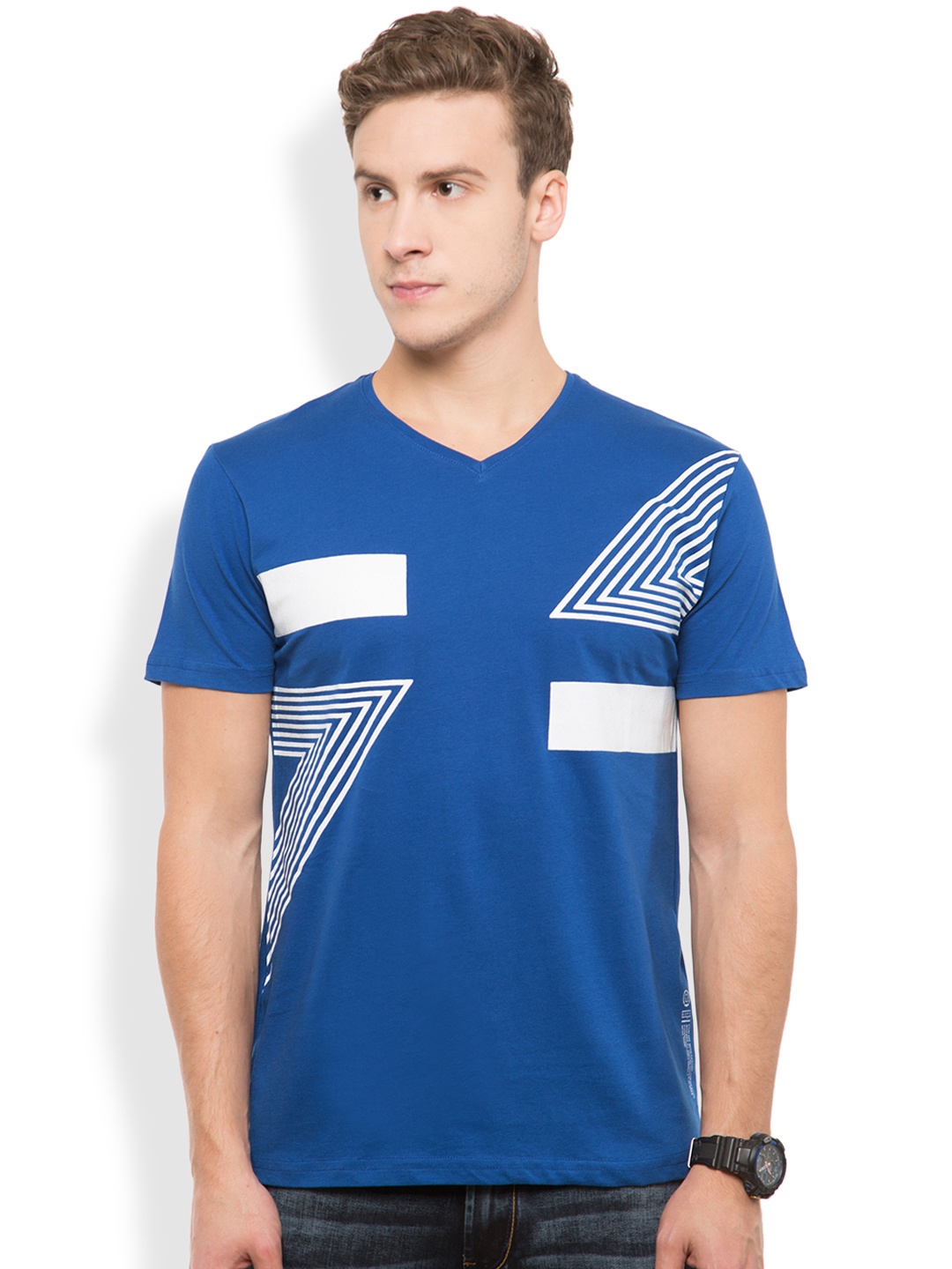 

LOCOMOTIVE Men Blue Printed V-Neck Slim Fit Pure Cotton T-shirt