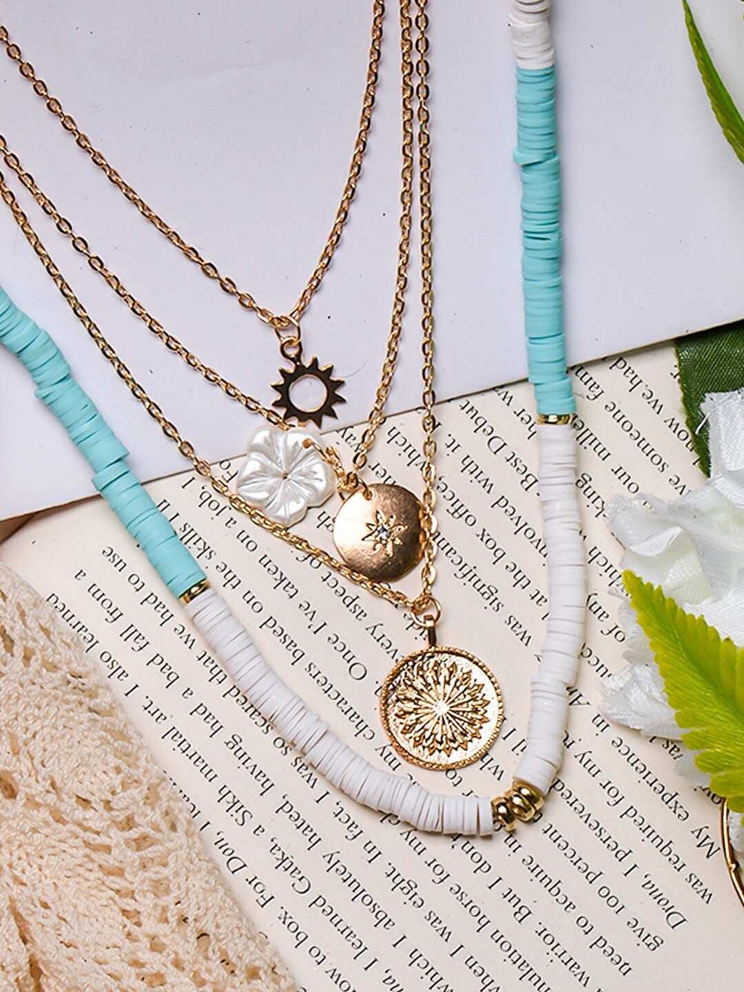

POPLINS Gold-Plated Layered Flower Chain
